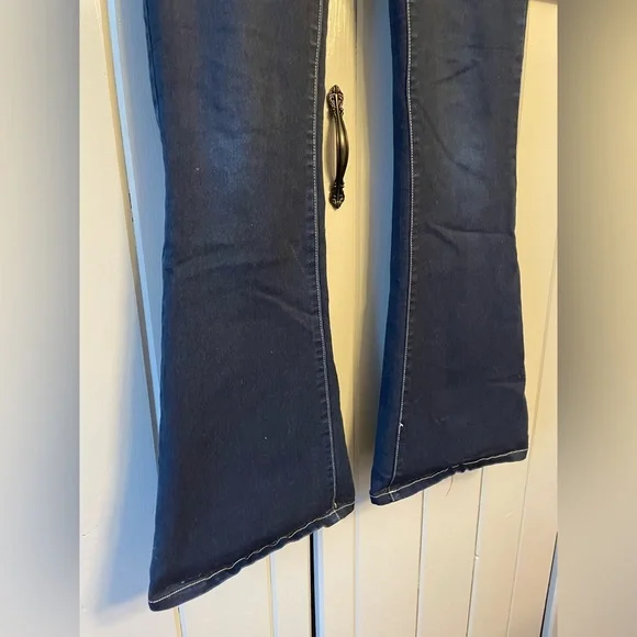 Max Jeans Modern Boot - Picture 3 of 6